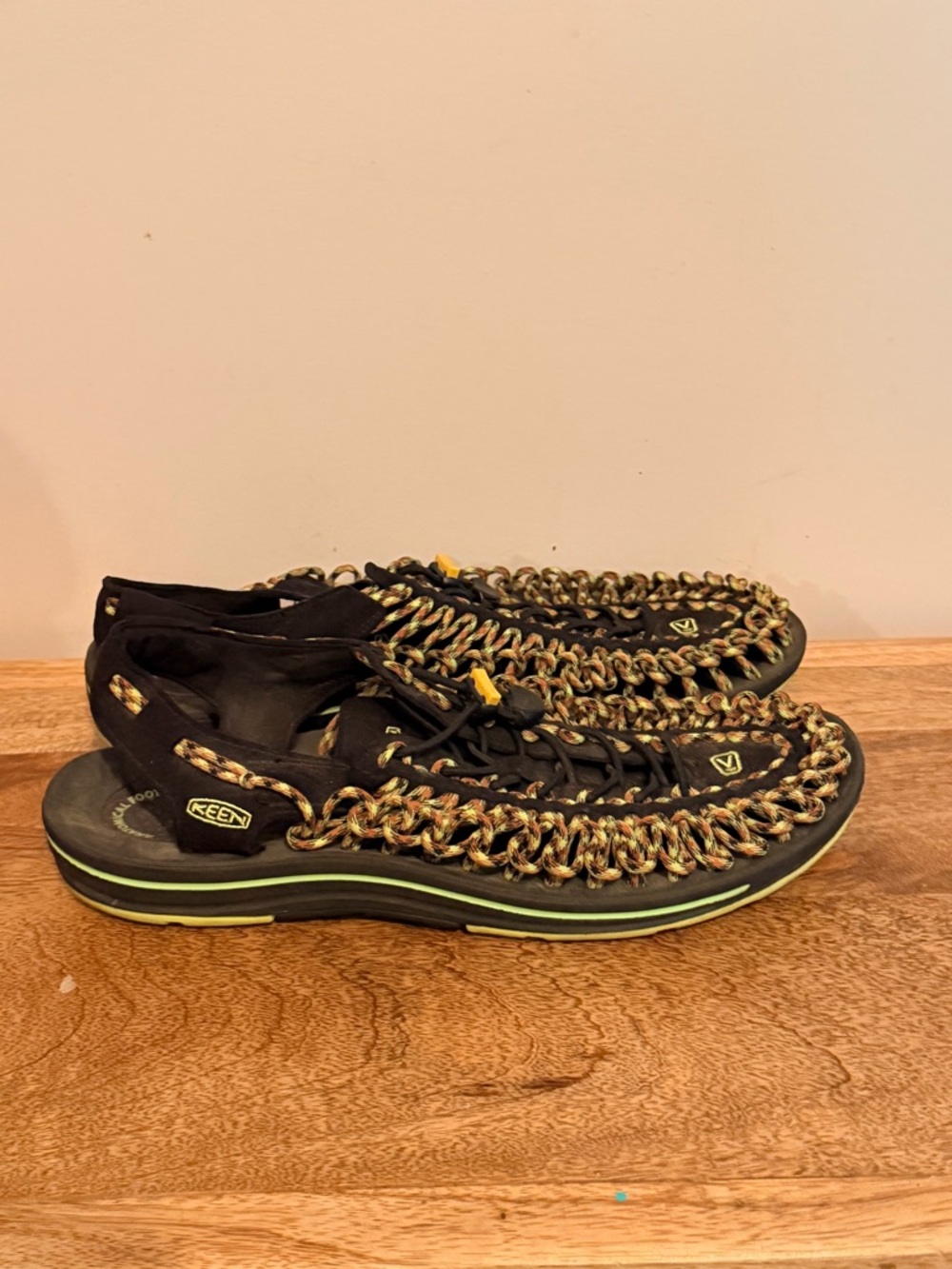 Keen Men's Uneek Braided Outdoor hiking Sandals size 11